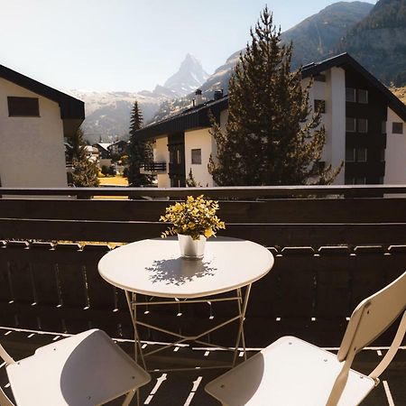 Beautiful Apartment In Zermatt With A Breathtaking View Of The Matterhorn エクステリア 写真