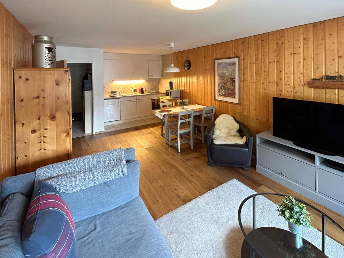 Beautiful Apartment In Zermatt With A Breathtaking View Of The Matterhorn エクステリア 写真