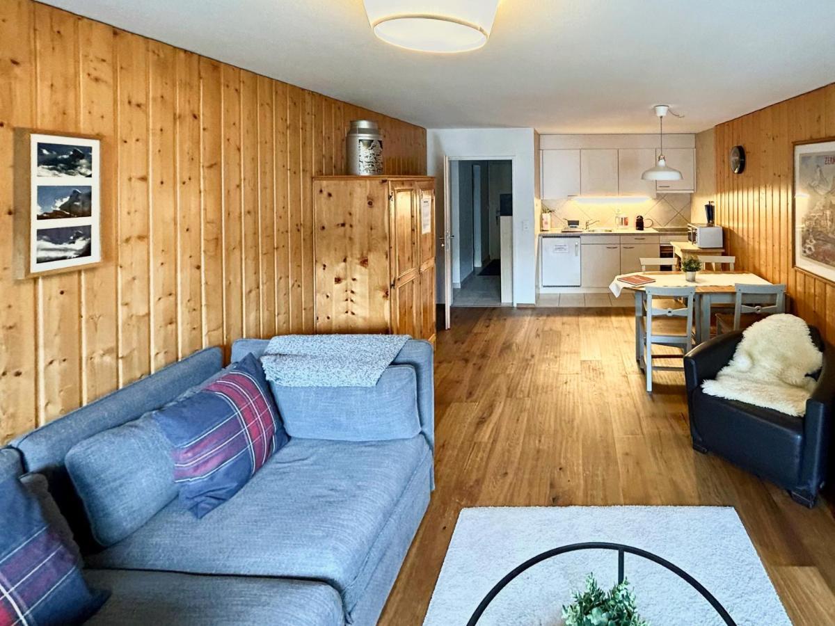 Beautiful Apartment In Zermatt With A Breathtaking View Of The Matterhorn エクステリア 写真