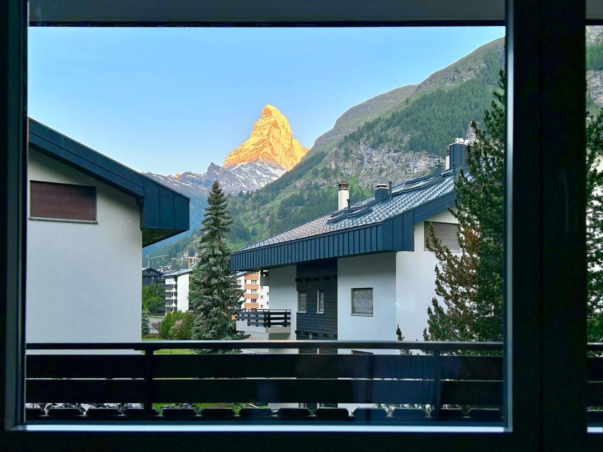 Beautiful Apartment In Zermatt With A Breathtaking View Of The Matterhorn エクステリア 写真