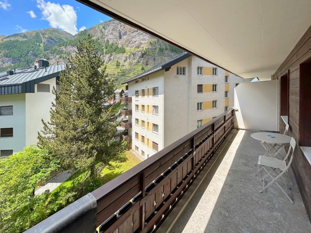Beautiful Apartment In Zermatt With A Breathtaking View Of The Matterhorn エクステリア 写真