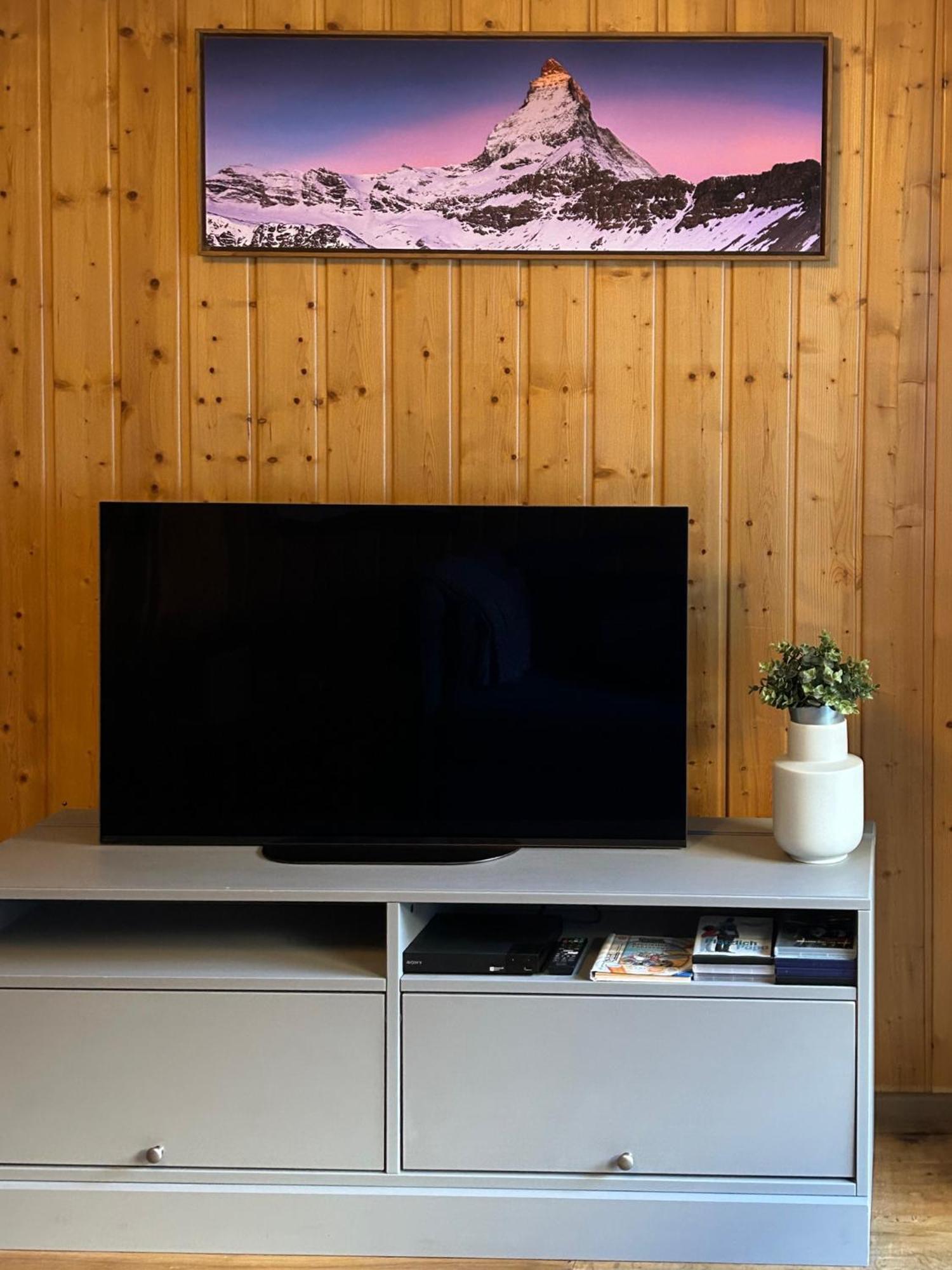 Beautiful Apartment In Zermatt With A Breathtaking View Of The Matterhorn エクステリア 写真